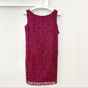 LAUNDRY lace dress sleeveless fully lined exposed gold zip closure Size 2